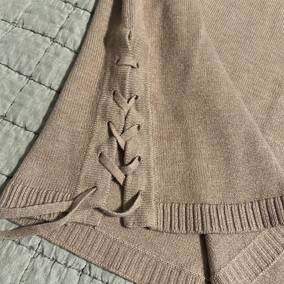 Banana Republic tan cowl neck sweater XL - Picture 3 of 6